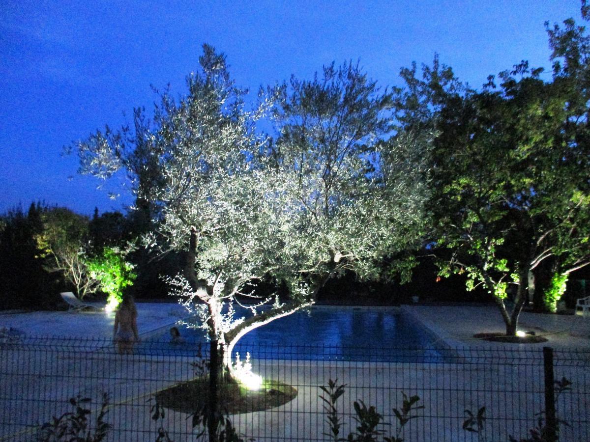 Le Mas Des Lilas อูเซส ภายนอก รูปภาพ